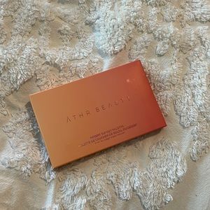 Eyeshadow palette